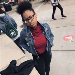 Meet your Posher, Desiree